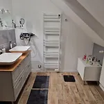 Les Charmilles Bed & Breakfast